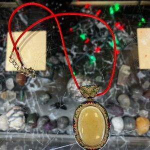 Elegant Red and Gold Pendant Necklace